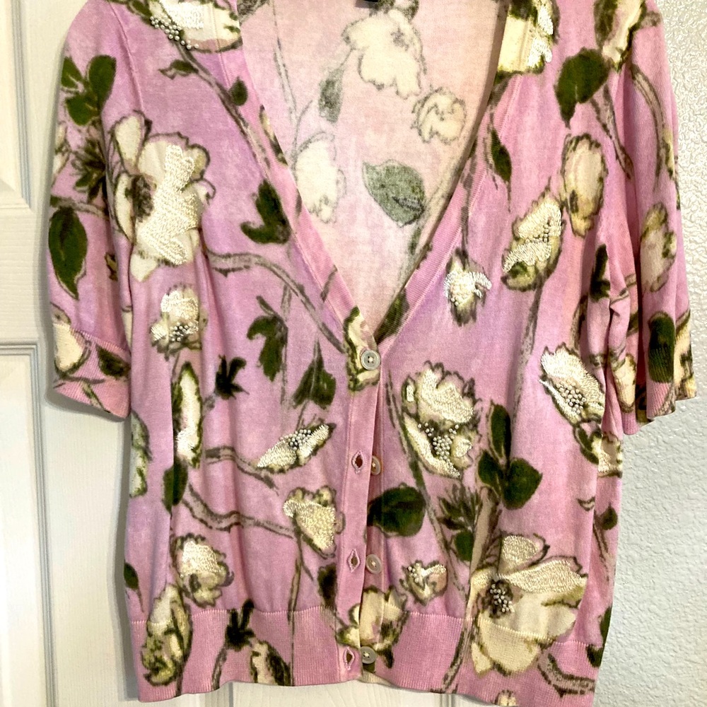 Short sleeved sweater top size m
